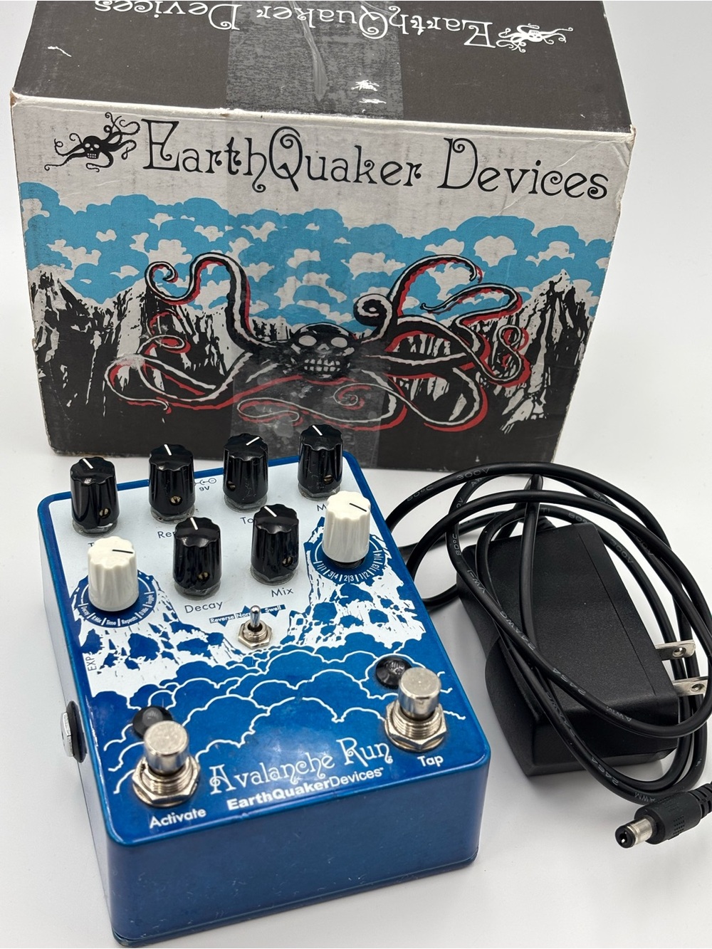 EarthQuaker Devices Avalanche Run #3870 — Stereo Delay & Reverb Guitar Pedal
